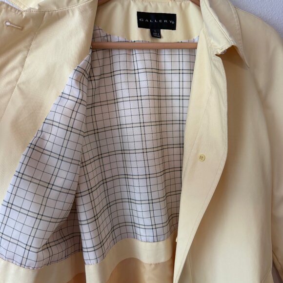 Gallery Like New Yellow Trench Rain Coat Size Large - Picture 8 of 12